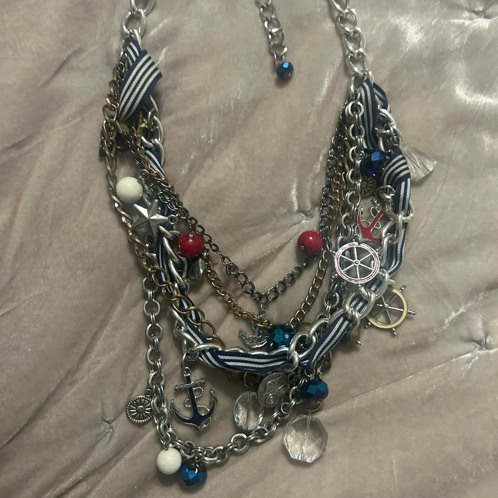 Used necklaces - Picture 2 of 14